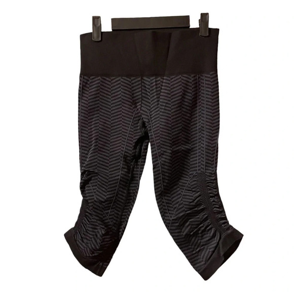 LULULEMON IN THE FLOW CROPPED HEATHERED LEGGINGS - Picture 2 of 3